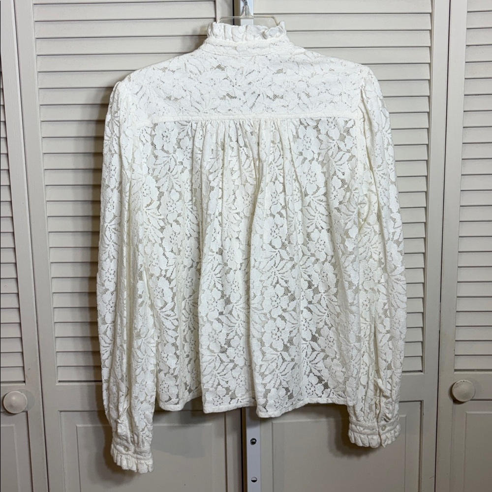 V.DE.Vinster Cream Lace Ruffle Button-Front Blouse Medium - Picture 4 of 8